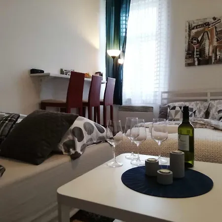 Διαμέρισμα Cozy In *